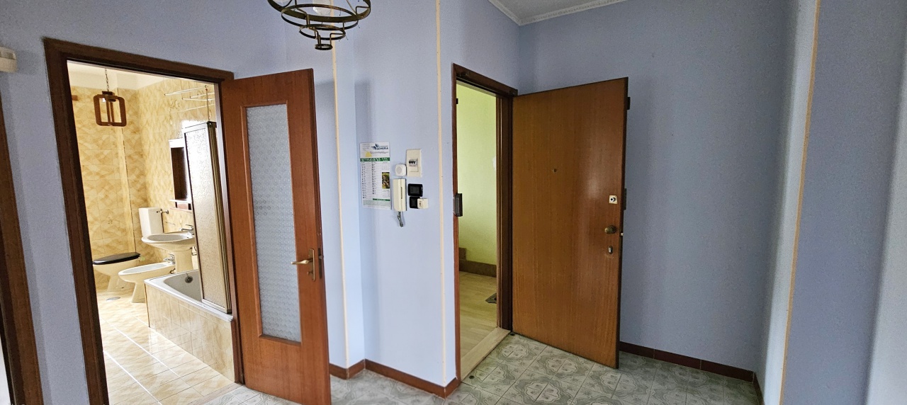 Trilocale con box in via borghovecchio, Verolengo