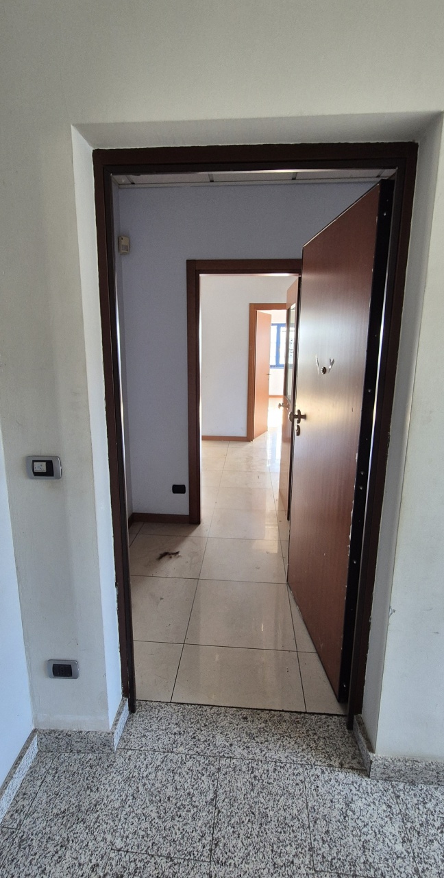 Ufficio in affitto in via enzo ferrari, Verolengo