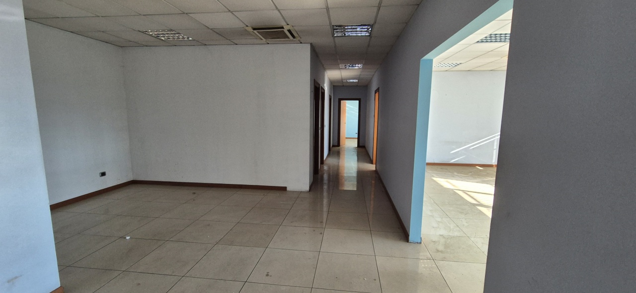 Ufficio in affitto in via enzo ferrari, Verolengo