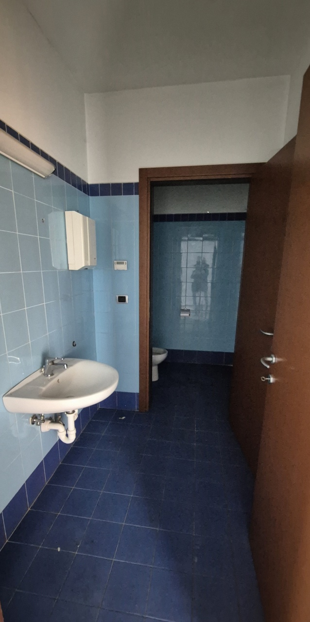 Ufficio in affitto in via enzo ferrari, Verolengo