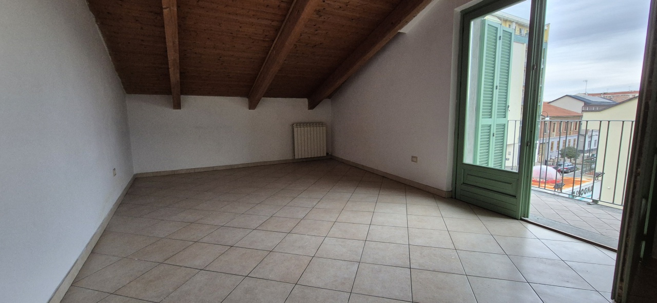 Bilocale con terrazzo in stradale torino, Chivasso