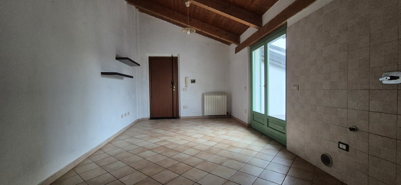 Bilocale con terrazzo in stradale torino, Chivasso