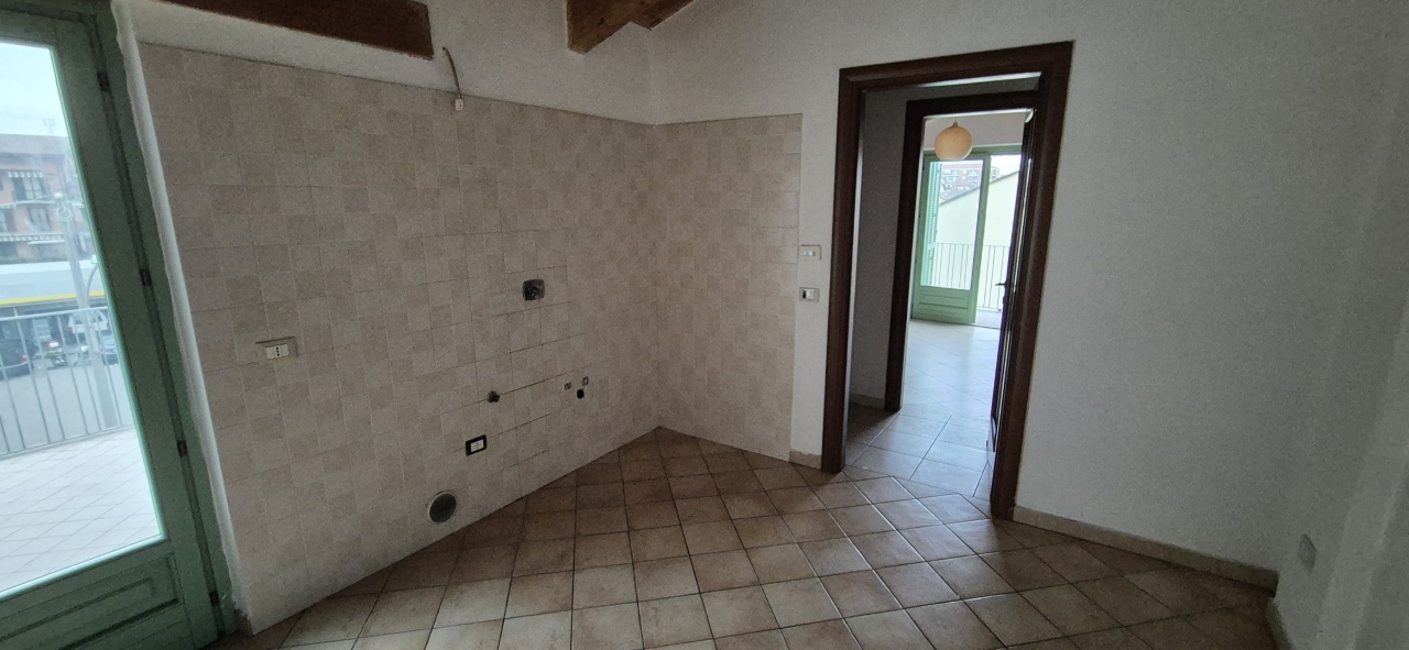 Bilocale con terrazzo in stradale torino, Chivasso