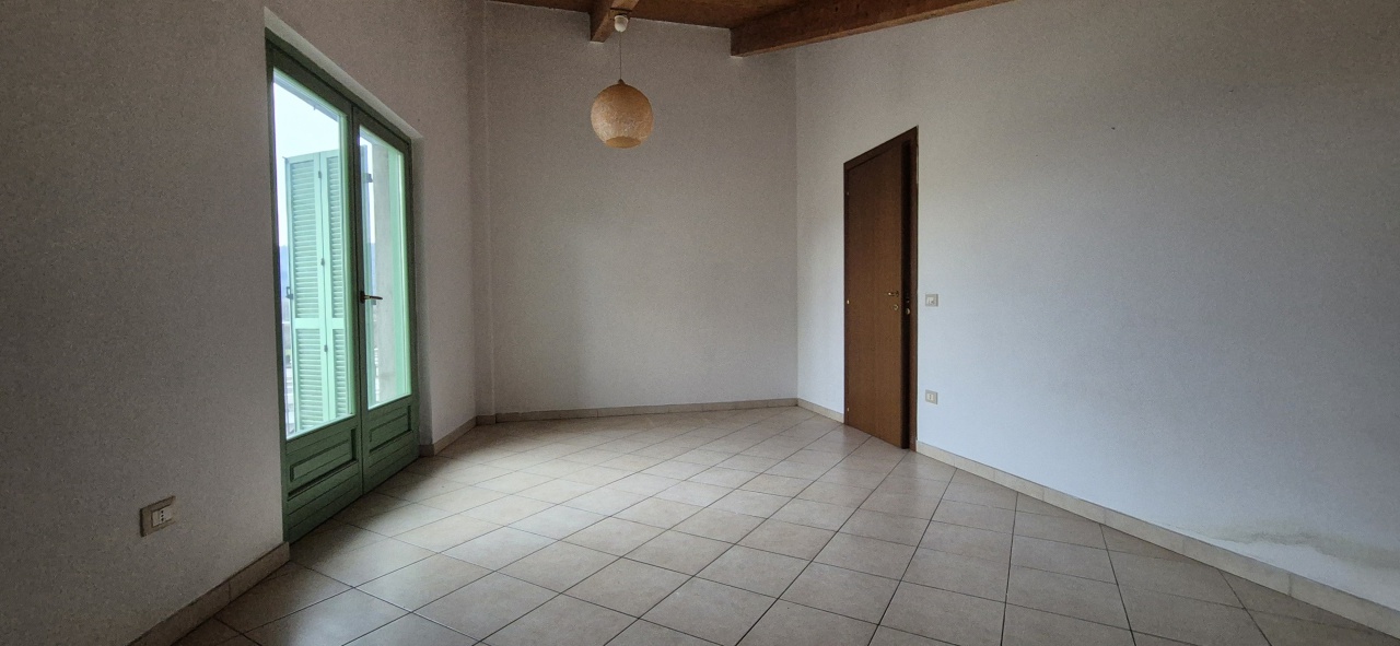 Bilocale con terrazzo in stradale torino, Chivasso