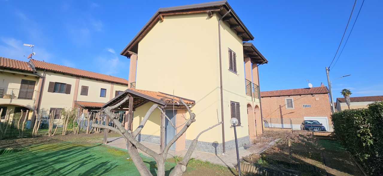 Casa indipendente con giardino in via pietro micca 25, Cigliano