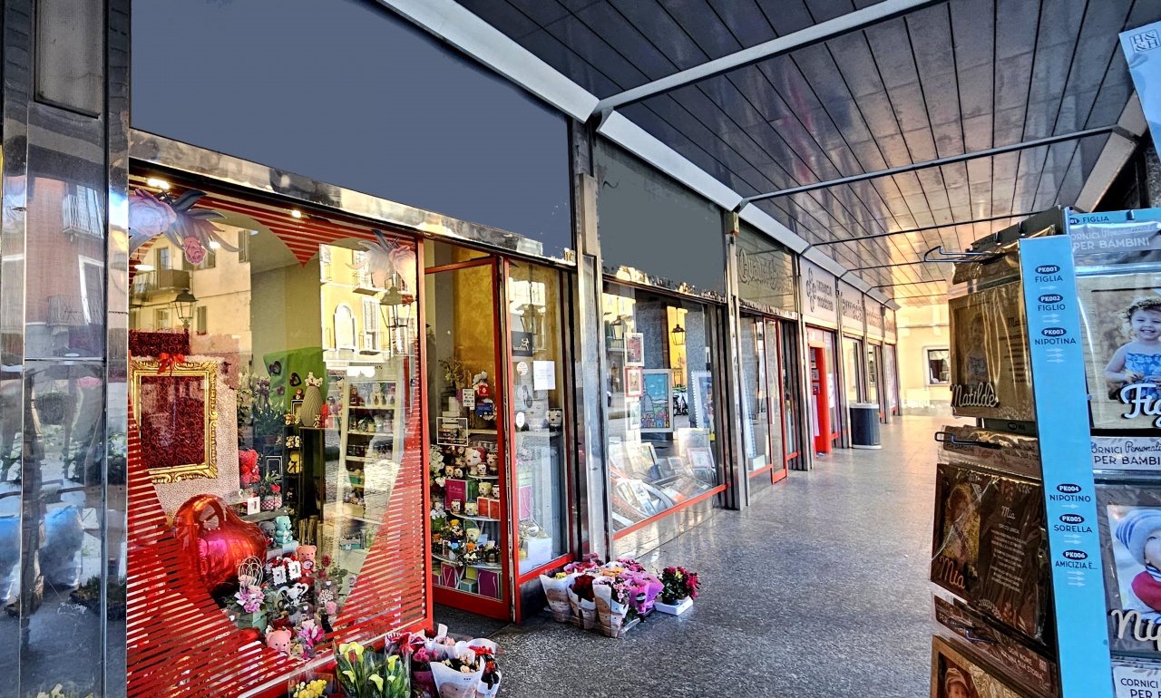 Locale commerciale a basso consumo in via torino 11, Chivasso