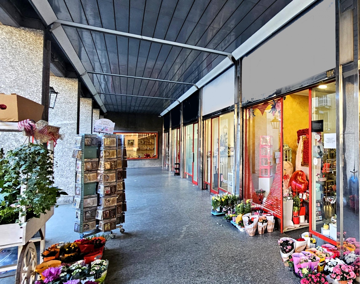Locale commerciale a basso consumo in via torino 11, Chivasso