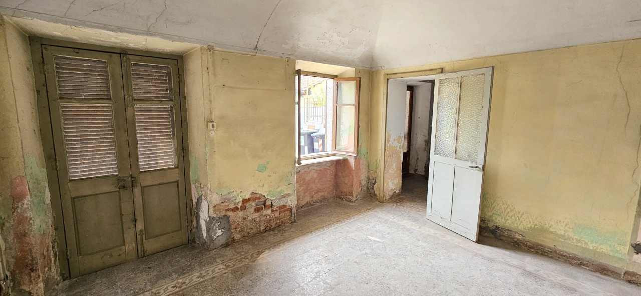 Casa indipendente con giardino in via cappuccini, Chivasso