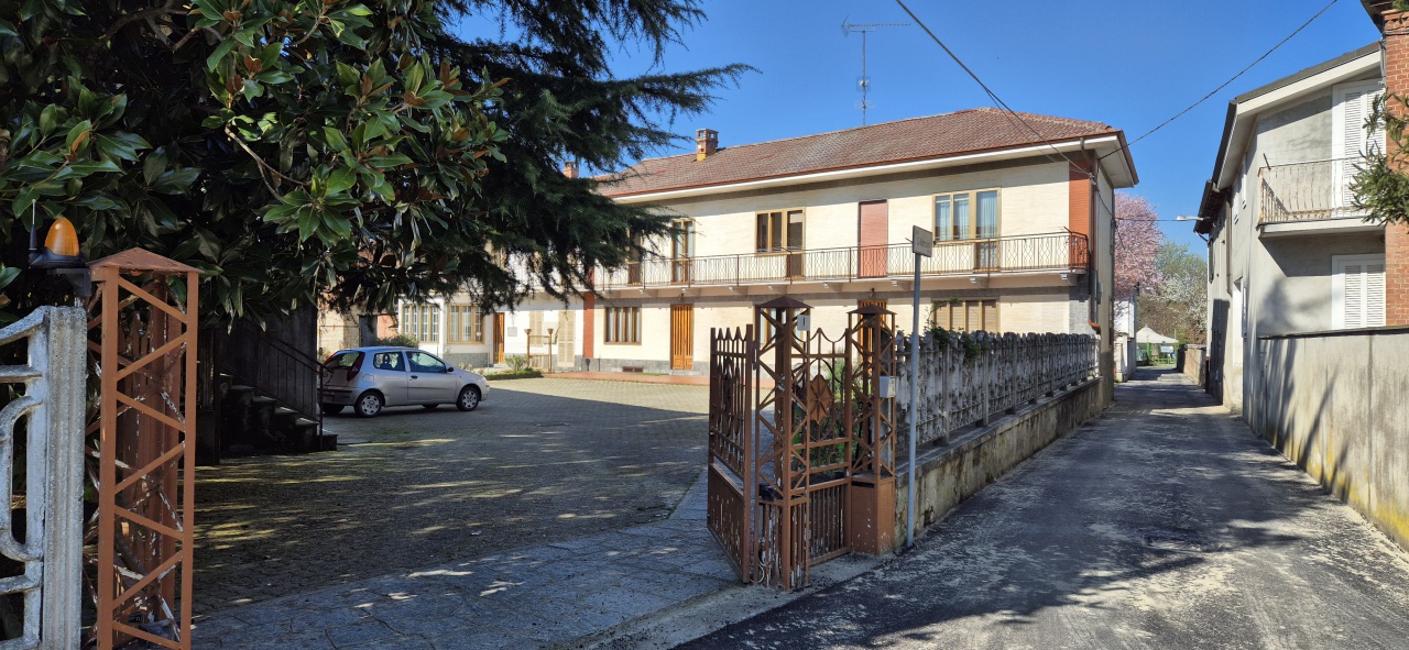 Casa indipendente con giardino in via marconi, Lauriano