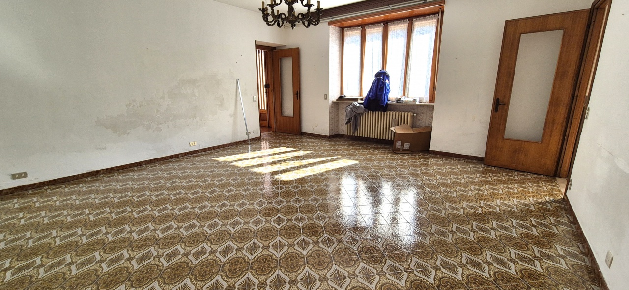 Casa indipendente con giardino in via marconi, Lauriano