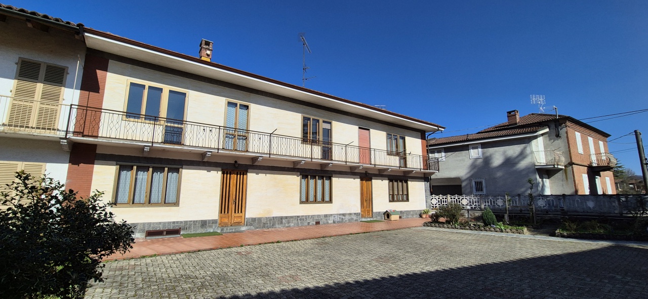 Casa indipendente con giardino in via marconi, Lauriano