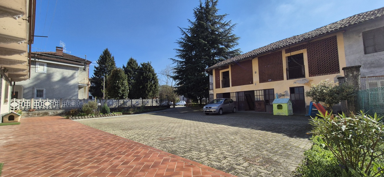 Casa indipendente con giardino in via marconi, Lauriano
