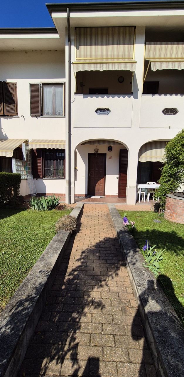 Appartamento con giardino in via garibaldi, Lauriano