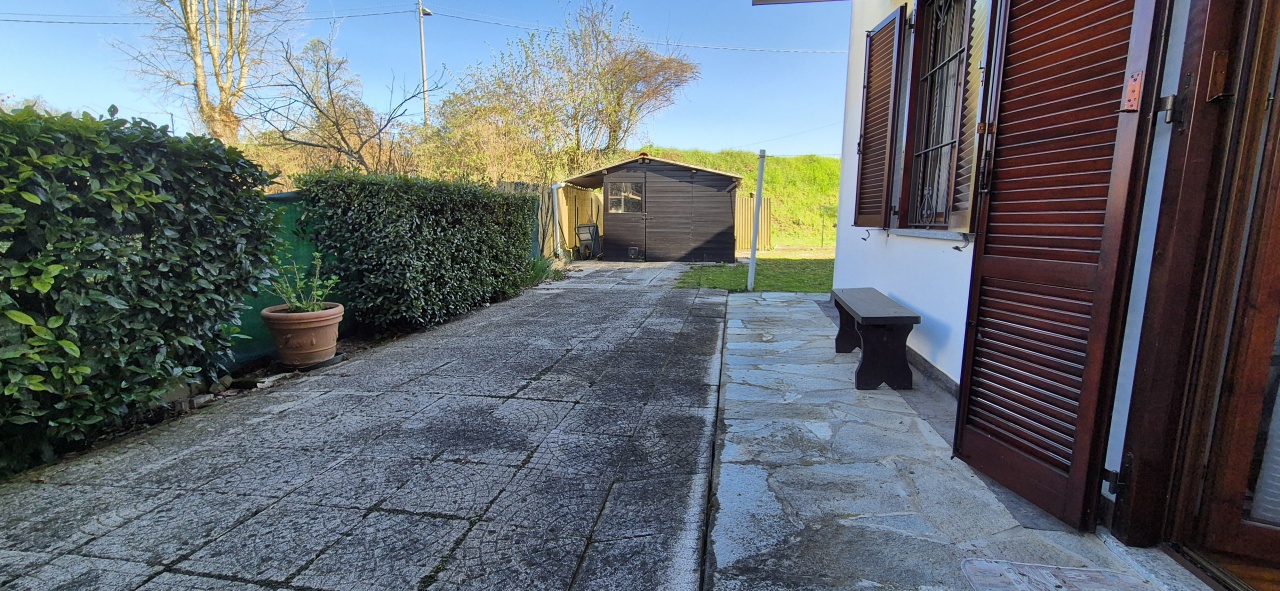 Appartamento con giardino in via garibaldi, Lauriano