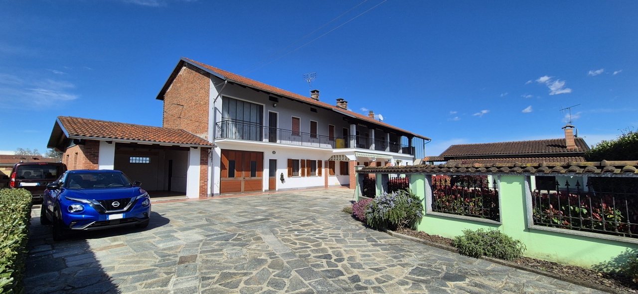 Casa indipendente con giardino in vicolo della sassa, Verolengo