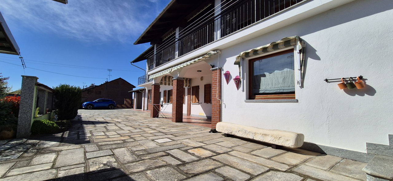Casa indipendente con giardino in vicolo della sassa, Verolengo