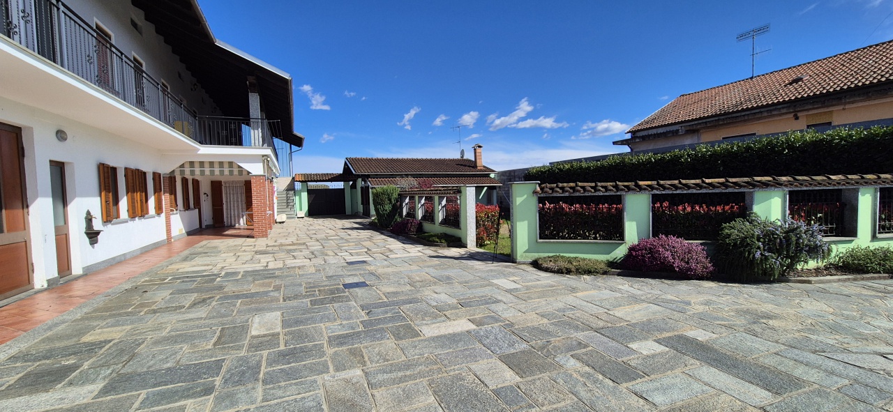 Casa indipendente con giardino in vicolo della sassa, Verolengo