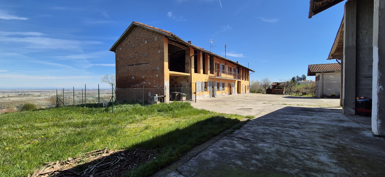 Casa indipendente con giardino in localita' bicocca, Verrua Savoia