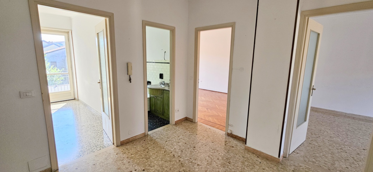 Trilocale con box in via mazze', Chivasso