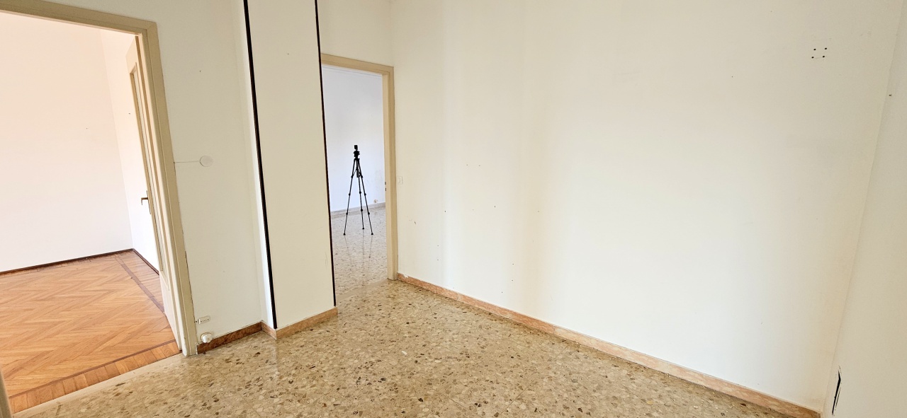 Trilocale con box in via mazze', Chivasso