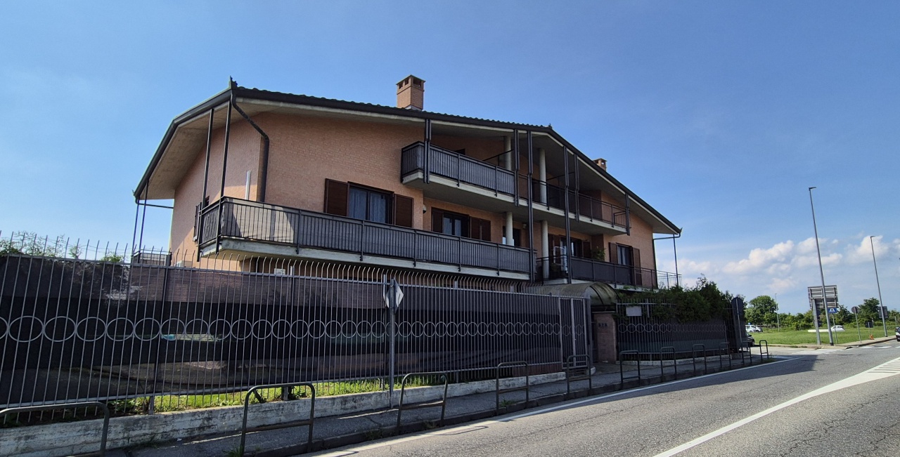 Appartamento con terrazzo in via caluso, Chivasso