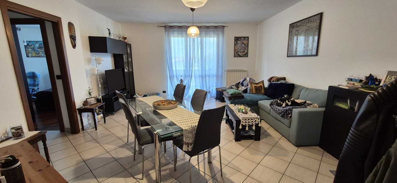 Appartamento con terrazzo in via caluso, Chivasso
