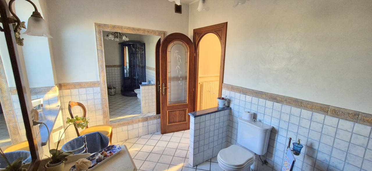 Casa indipendente con giardino in via garibaldi, Lauriano