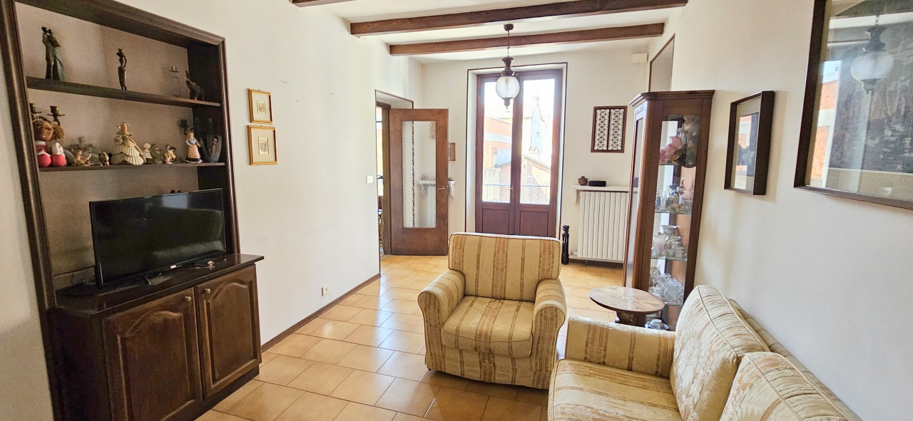 Appartamento con terrazzo in via po, Chivasso