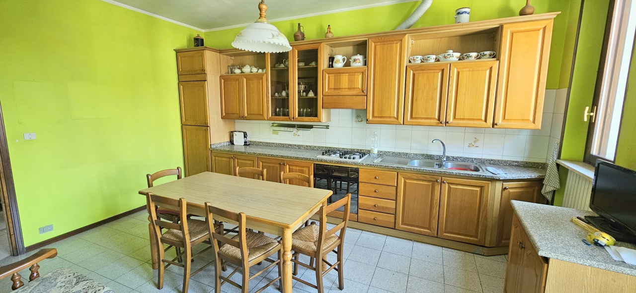 Appartamento con terrazzo in via po, Chivasso