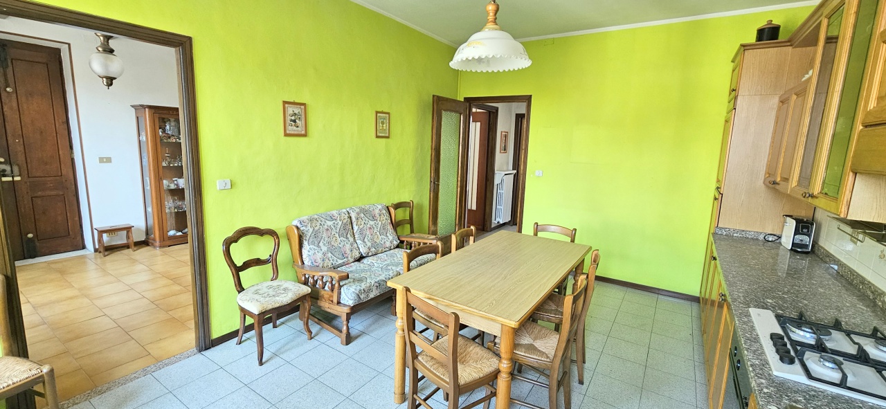 Appartamento con terrazzo in via po, Chivasso