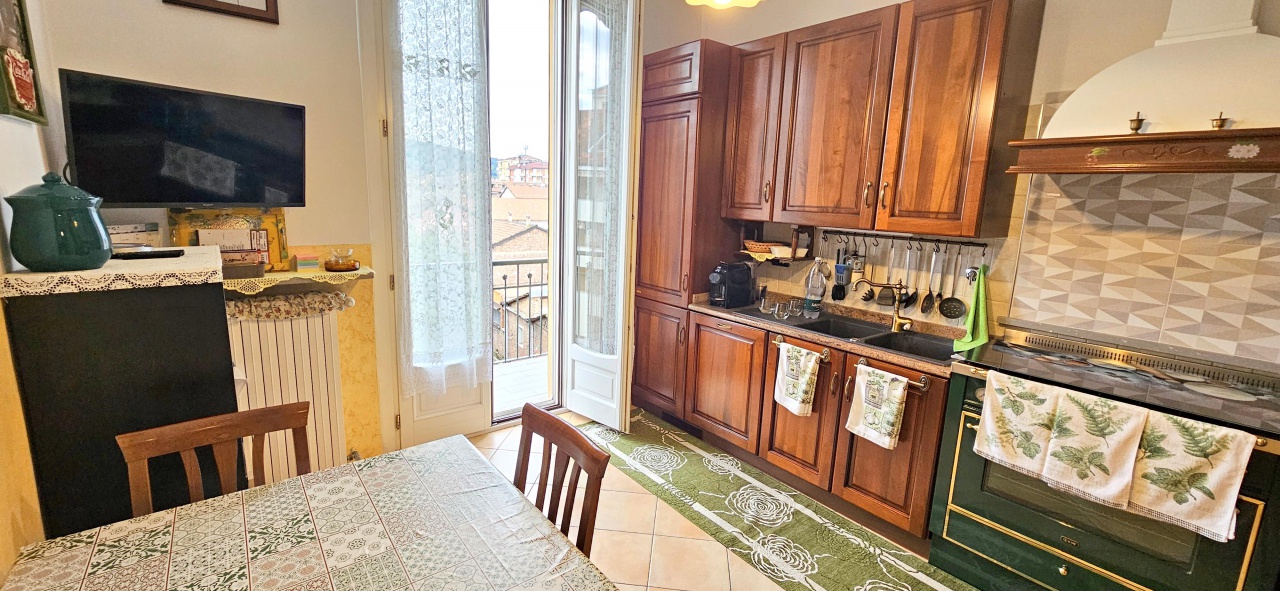 Appartamento con terrazzo in piazza giuseppe garibaldi, Chivasso