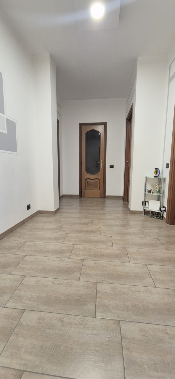 Trilocale in vendita in via momo, Chivasso