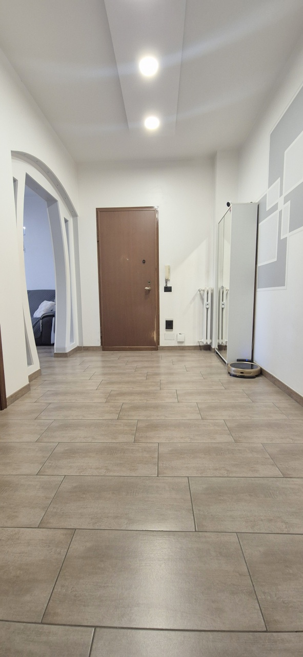 Trilocale in vendita in via momo, Chivasso