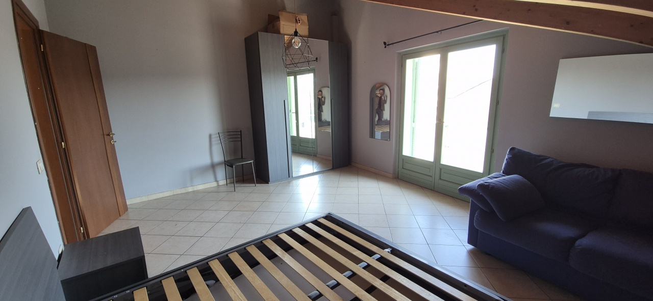 Bilocale con terrazzo in stradale torino, Chivasso