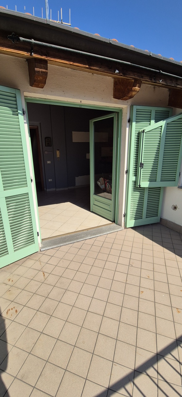 Bilocale con terrazzo in stradale torino, Chivasso