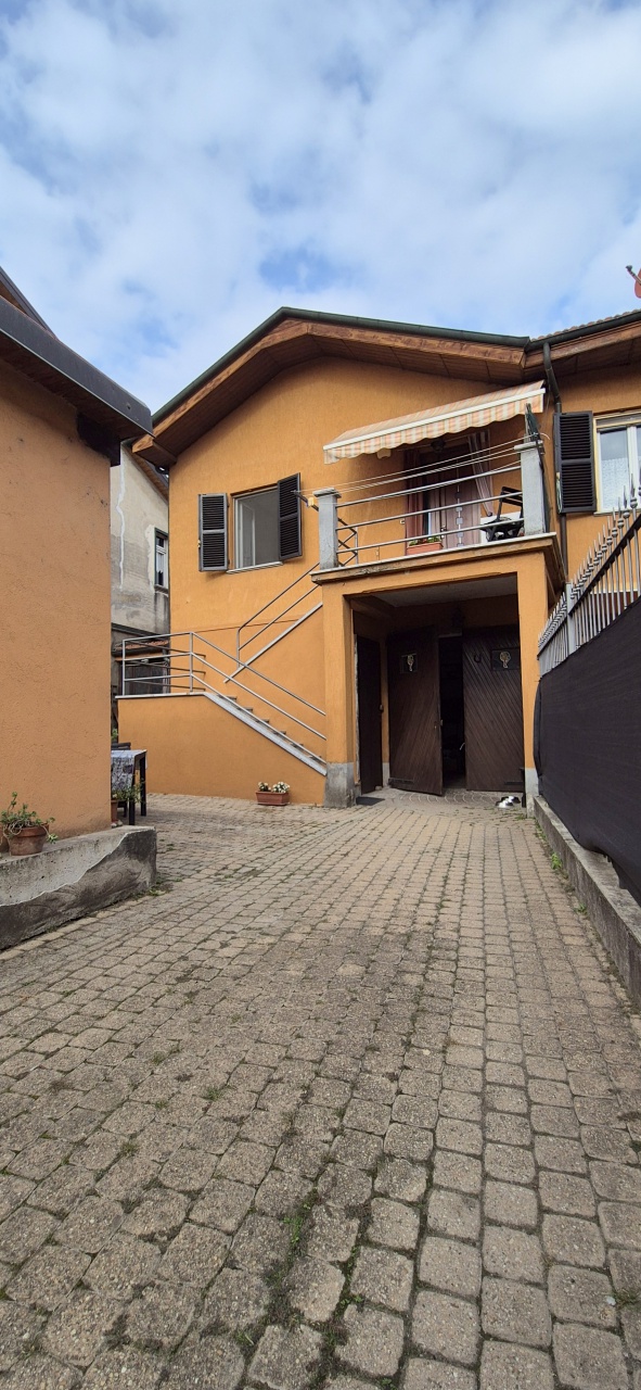 Casa indipendente con giardino in via manzoni, Gassino Torinese