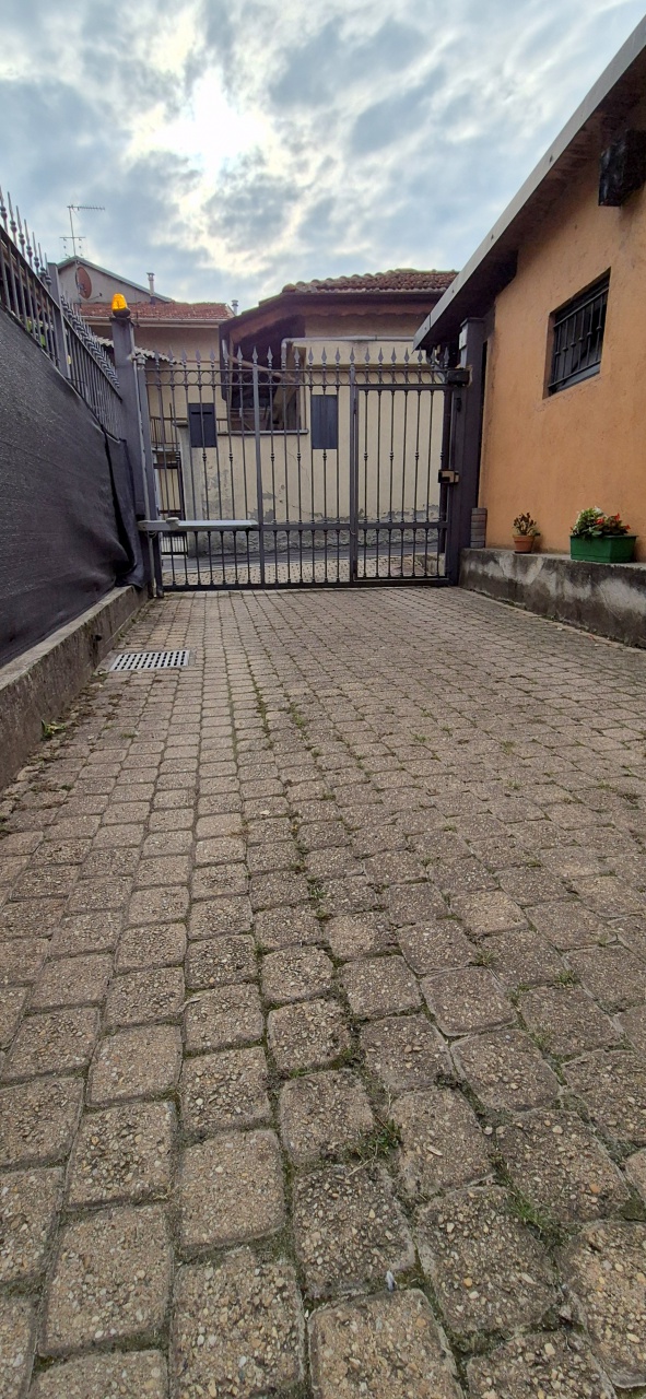 Casa indipendente con giardino in via manzoni, Gassino Torinese