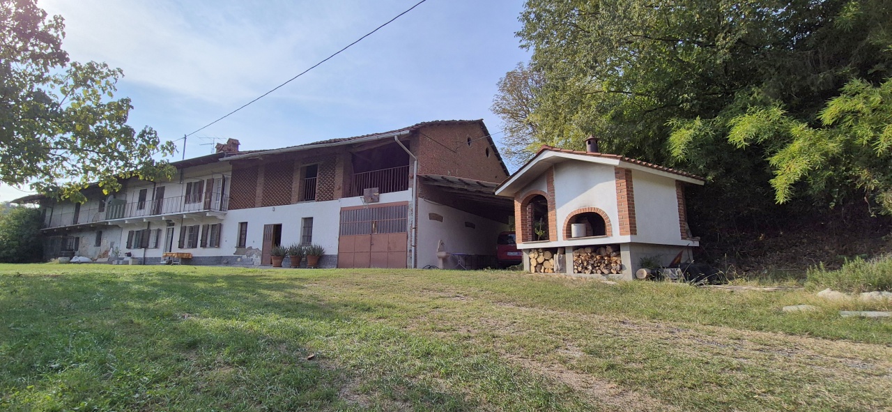 Casa indipendente con giardino in via brichetto, Casalborgone