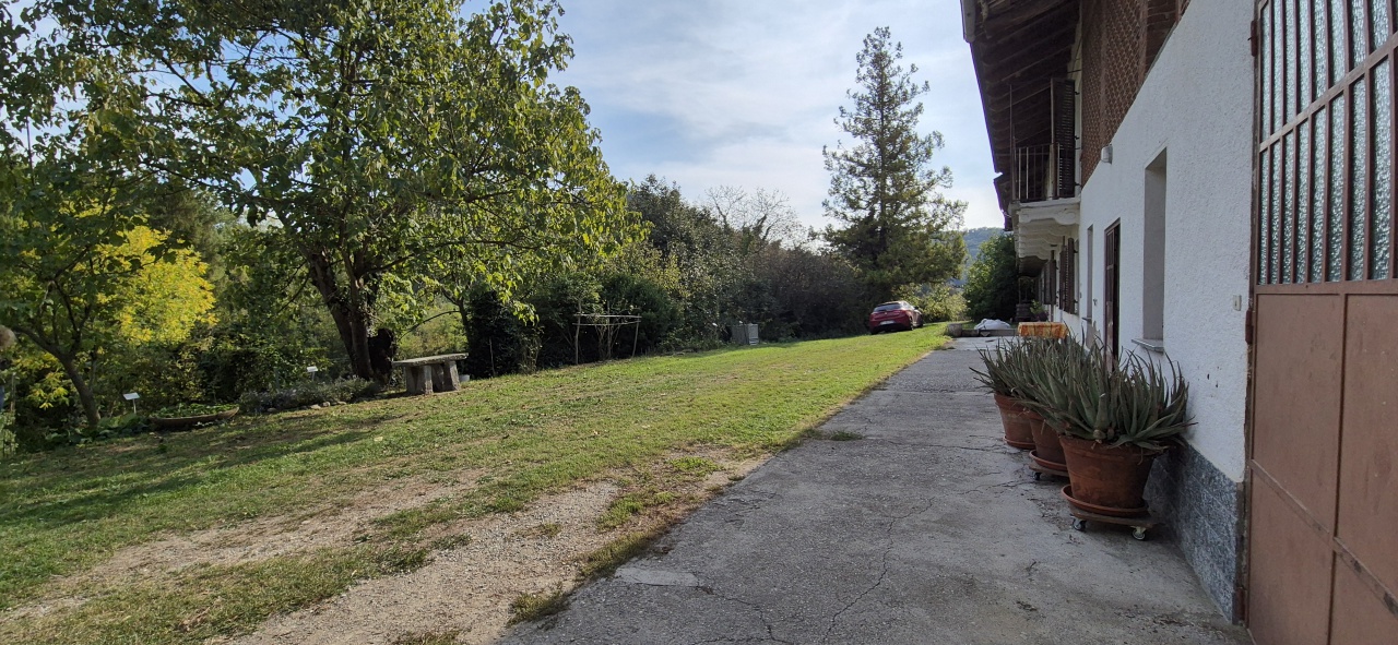 Casa indipendente con giardino in via brichetto, Casalborgone