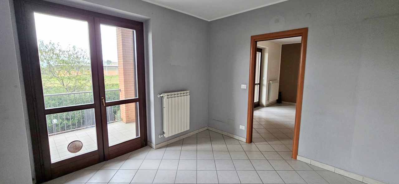 Trilocale con box in via mazze', Chivasso