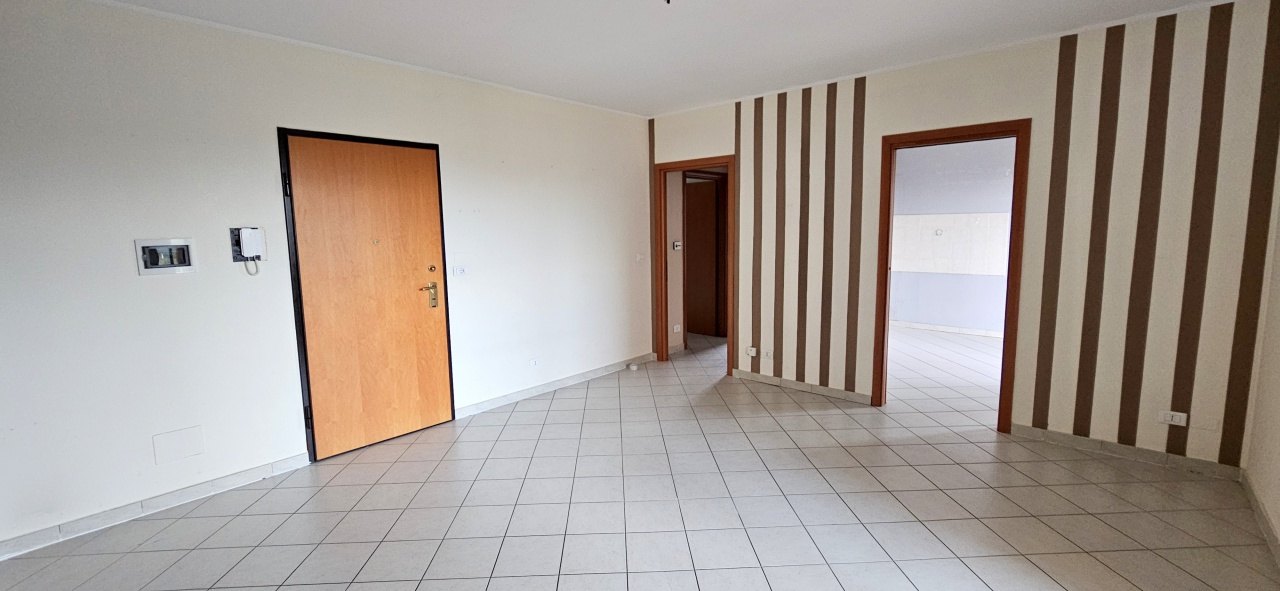 Trilocale con box in via mazze', Chivasso