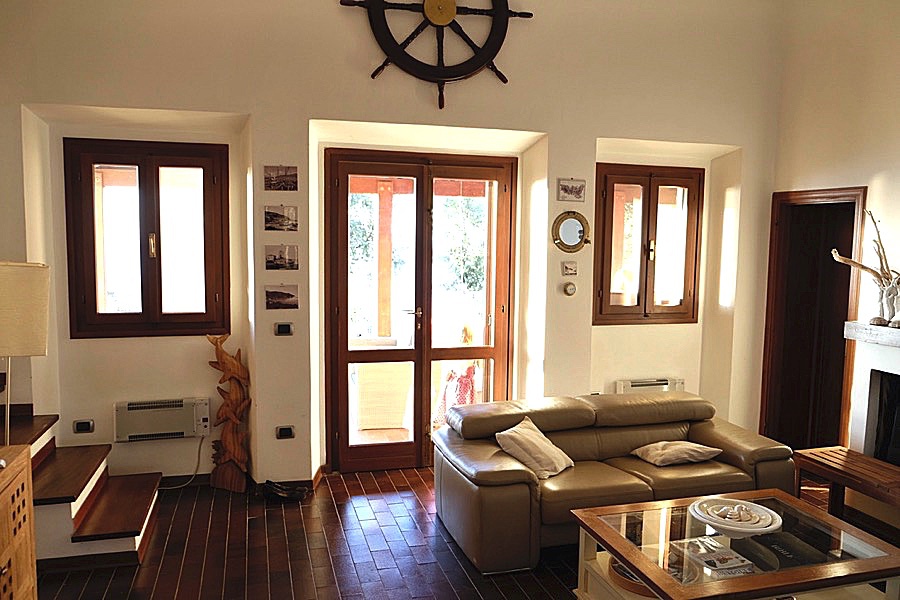 Villa con giardino a Marciana