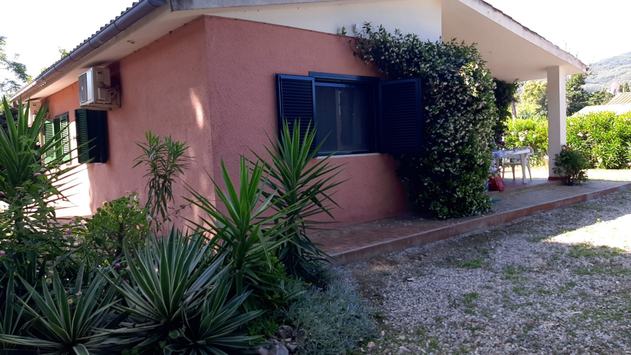 Villa con giardino a Portoferraio