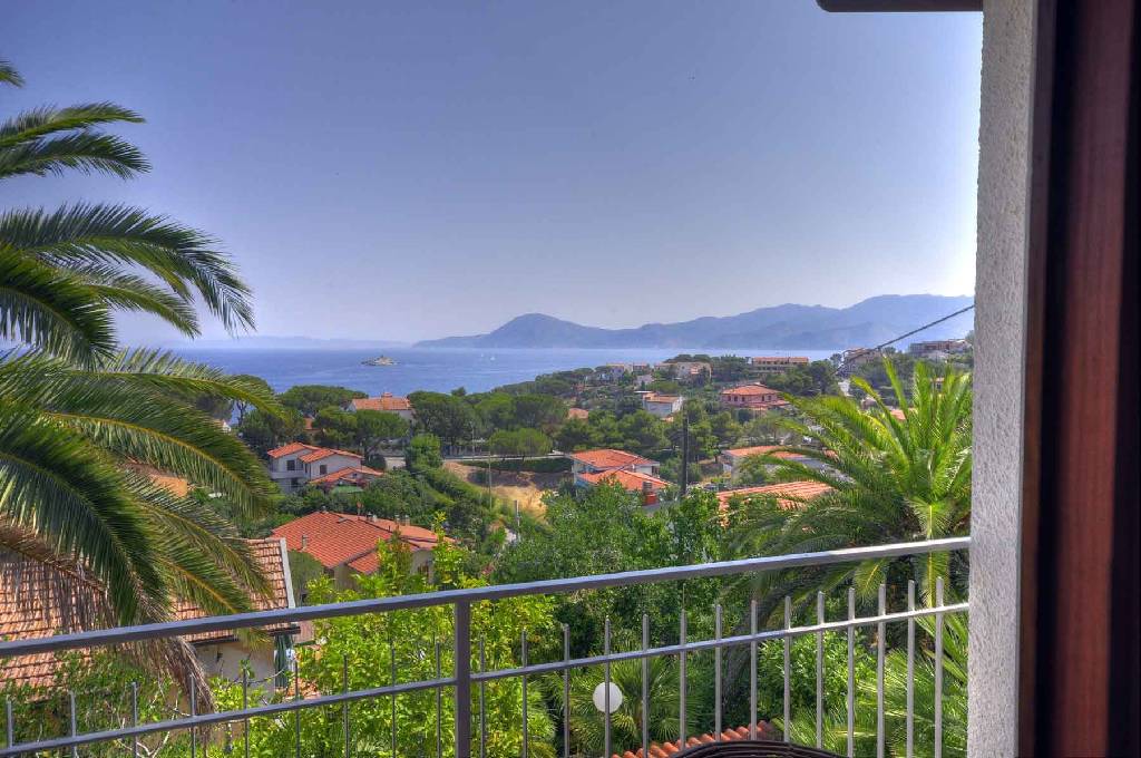 Villa con giardino in le ghiaie, Portoferraio