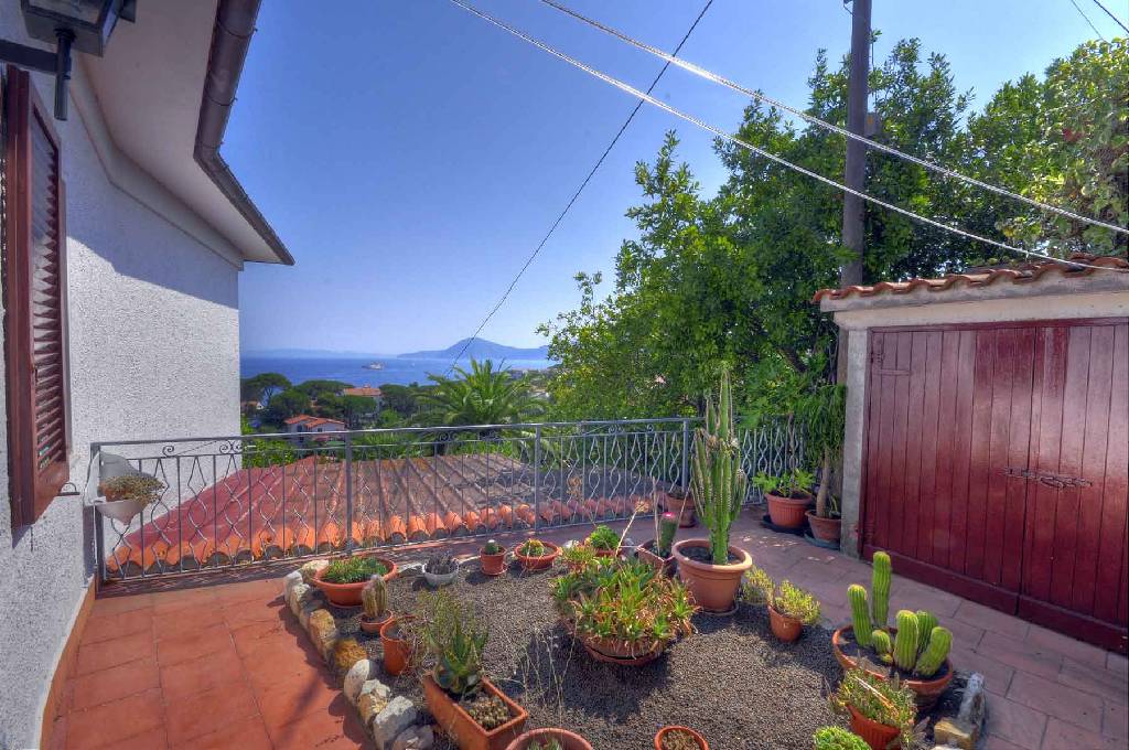 Villa con giardino in le ghiaie, Portoferraio