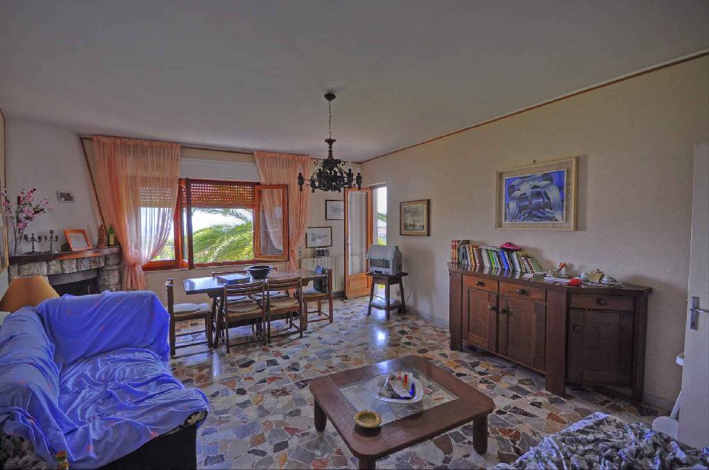 Villa con giardino in le ghiaie, Portoferraio