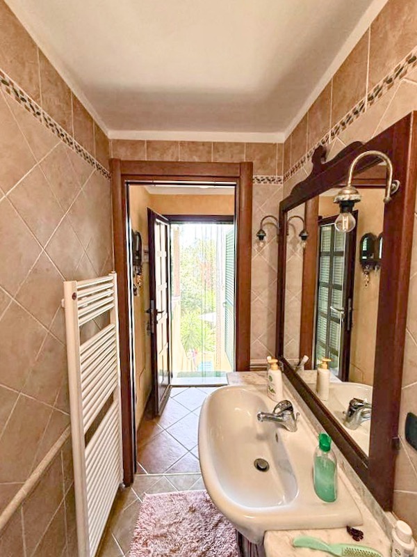Casa indipendente vista mare in via del porticciolo, Capoliveri