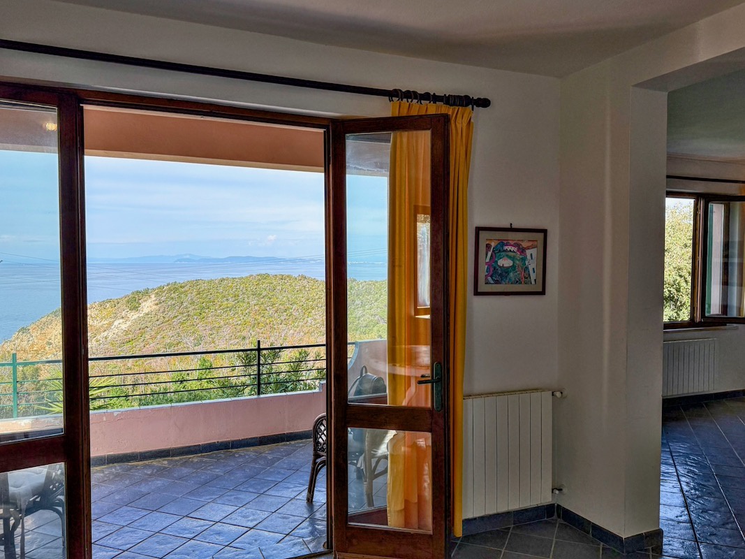 Villa con giardino a Portoferraio