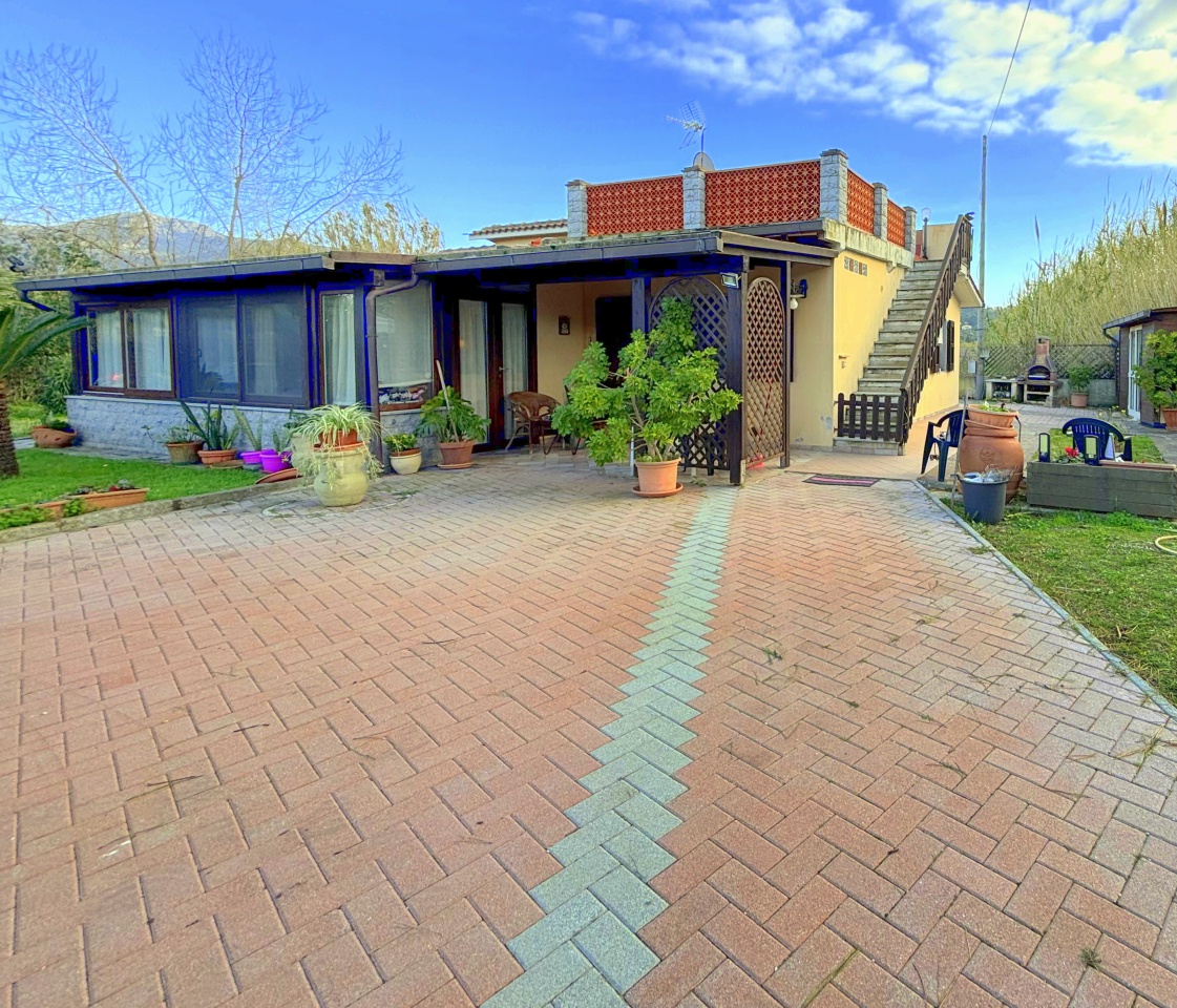 Villa con giardino a Portoferraio