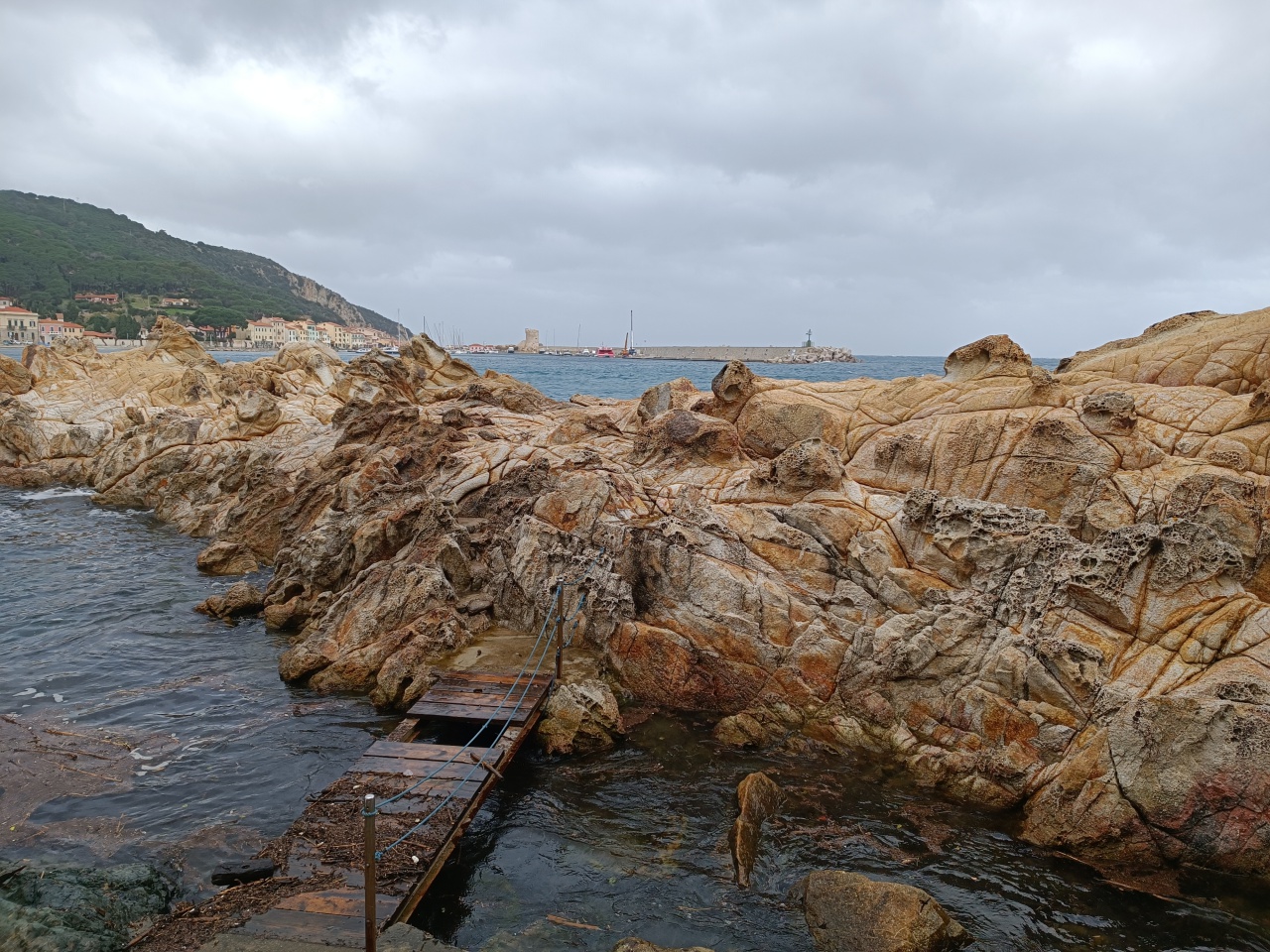 Casa indipendente con terrazzo a Marciana Marina